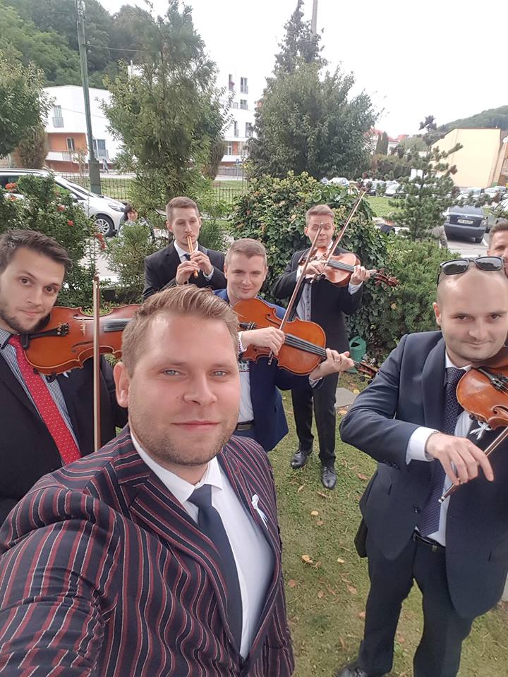Kapela Ľudovka SK (ľudová/cimbalová zostava)